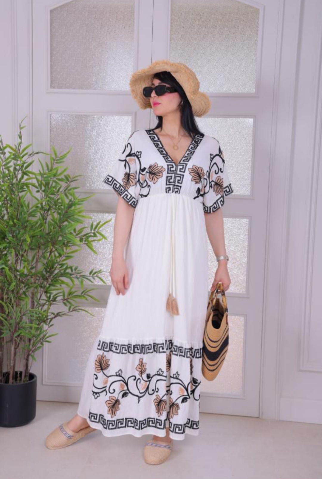 Robe évasée motif brodée 